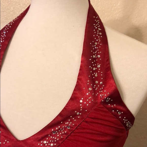Beautiful Diamond red halter top - Picture 7 of 8
